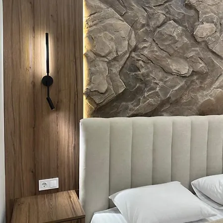 Stone & Wood Apartment *