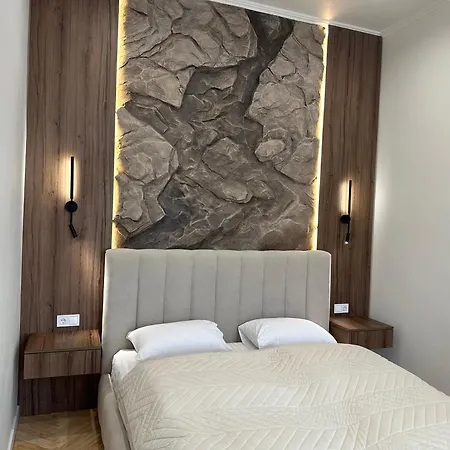 Stone & Wood Apartment *